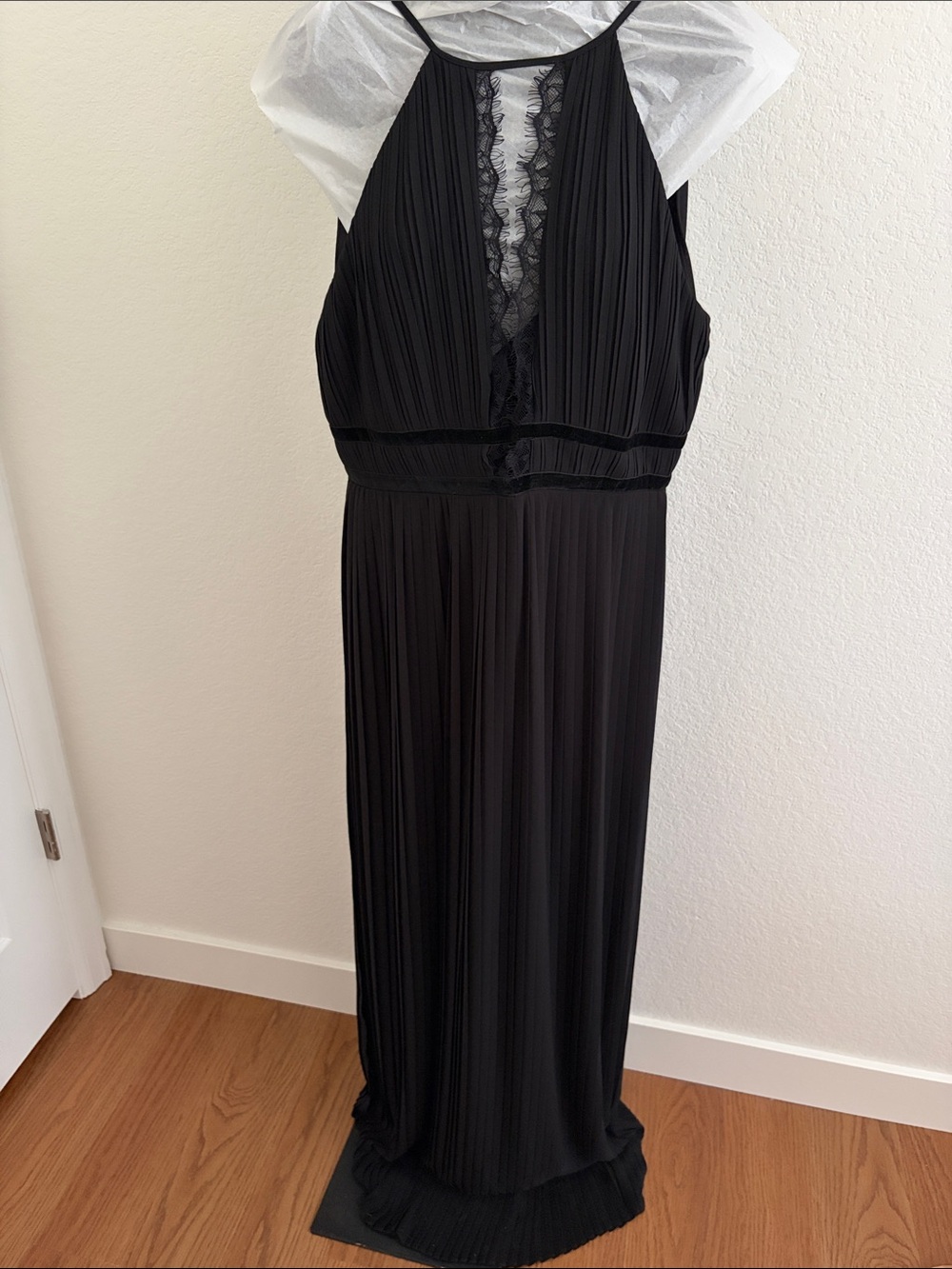 Black Chiffon Halter Homecoming Dress, Size M (8/10)